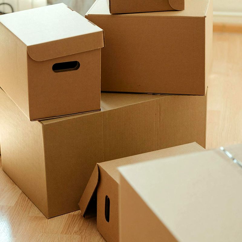 Brown regular slotted cartons